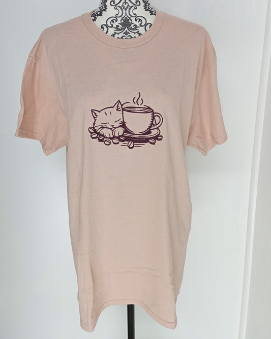 Chat Mocha - Fil mûre sur t-shirt vieux rose (Copie)