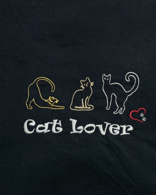 Amoureux des chats par trois - Blanc, Rouge et Or sur T-shirt Noir