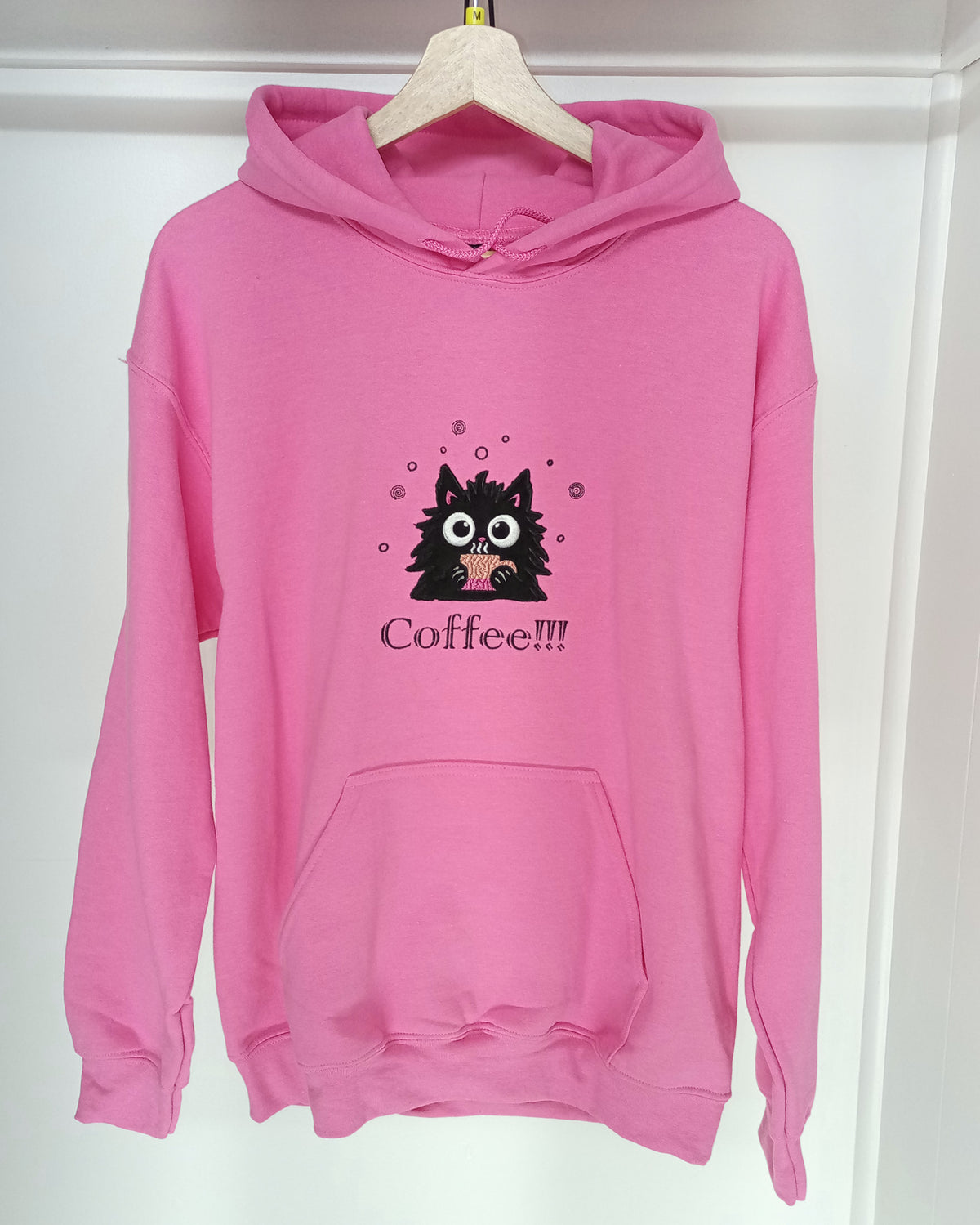 Café !!! - Noir sur sweat à capuche Azalia