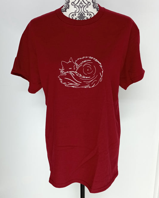 Bouloche - Fil blanc sur t-shirt rouge