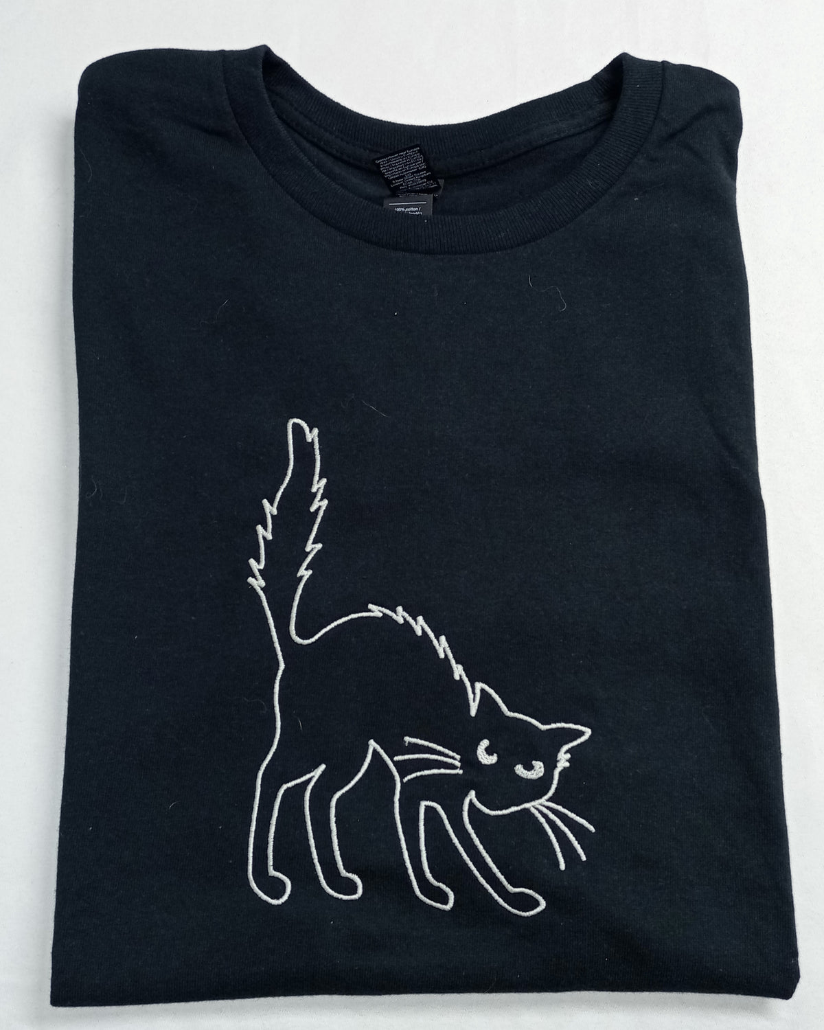 Hiss-Off - T-shirt blanc sur noir