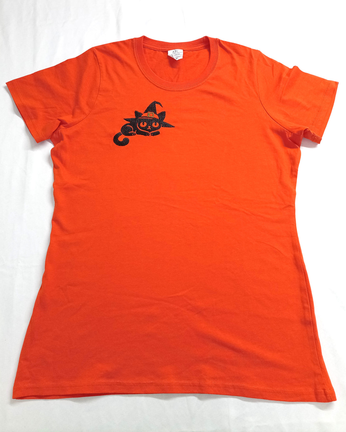 Chat sorcière - Noir sur t-shirt orange