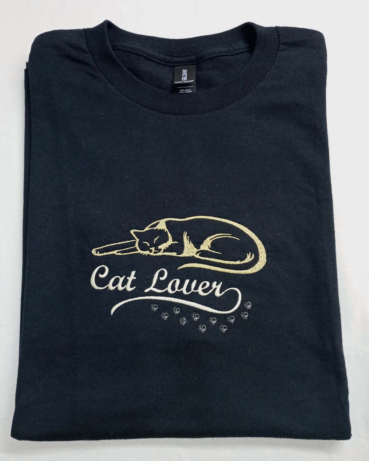 Amoureux des chats - Doré et blanc sur t-shirt noir
