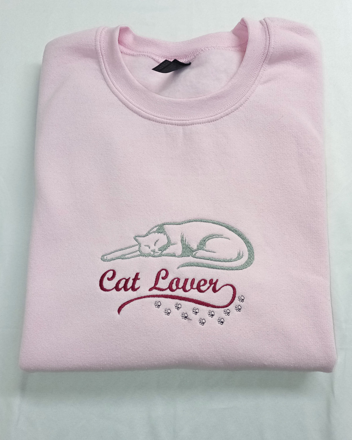 Amoureux des chats - Argent et bordeaux sur sweat-shirt rose clair