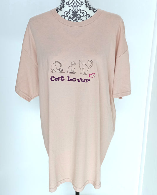 Amoureux des chats x3 - Violet et rose sur t-shirt vieux rose