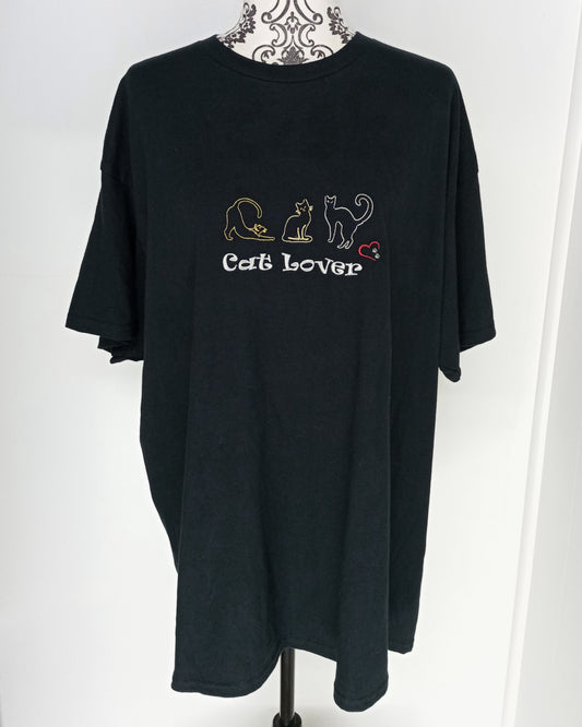 Amoureux des chats par trois - Blanc, Rouge et Or sur T-shirt Noir