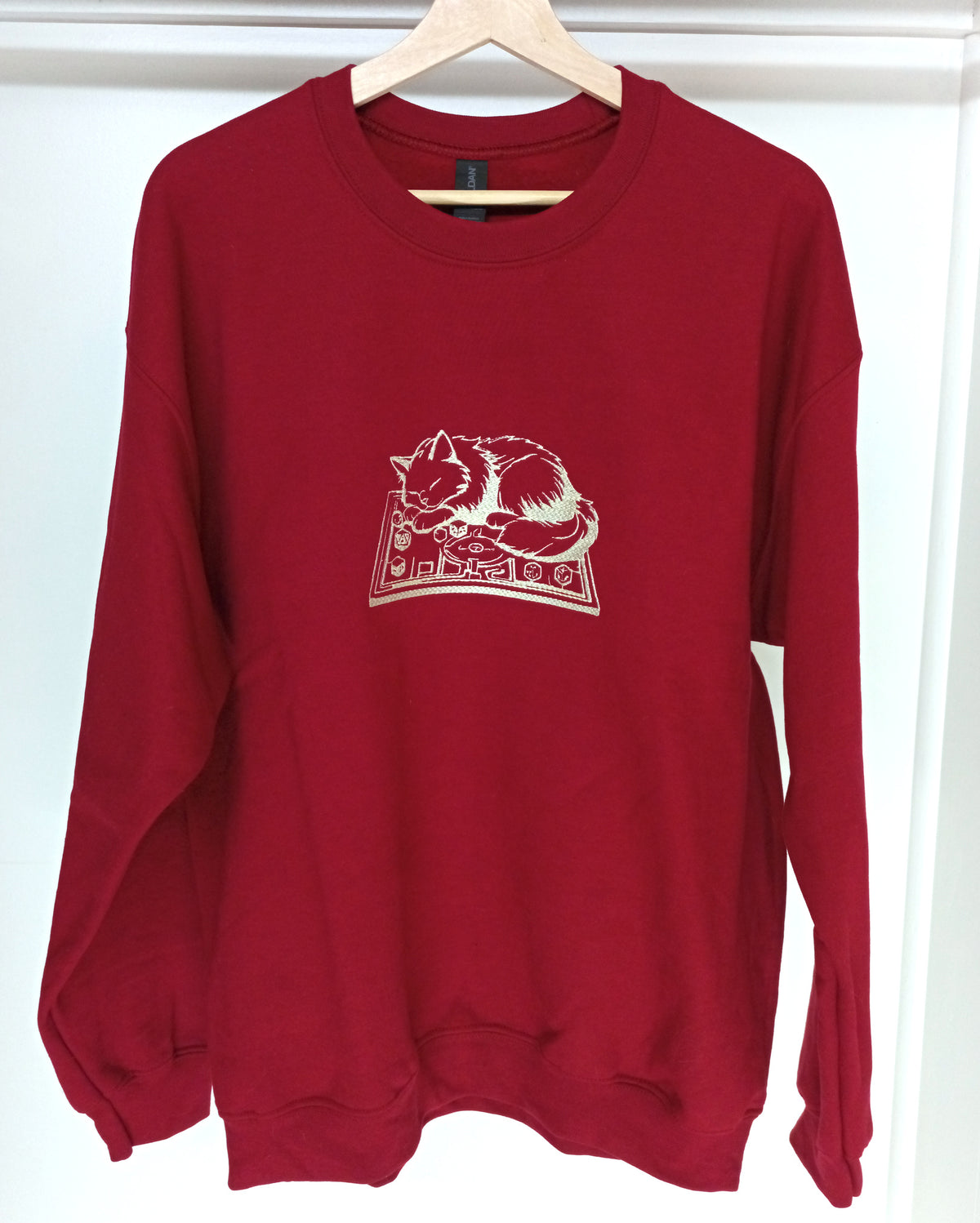 Plateau de jeu - Sweat à capuche grenat avec inscription blanche